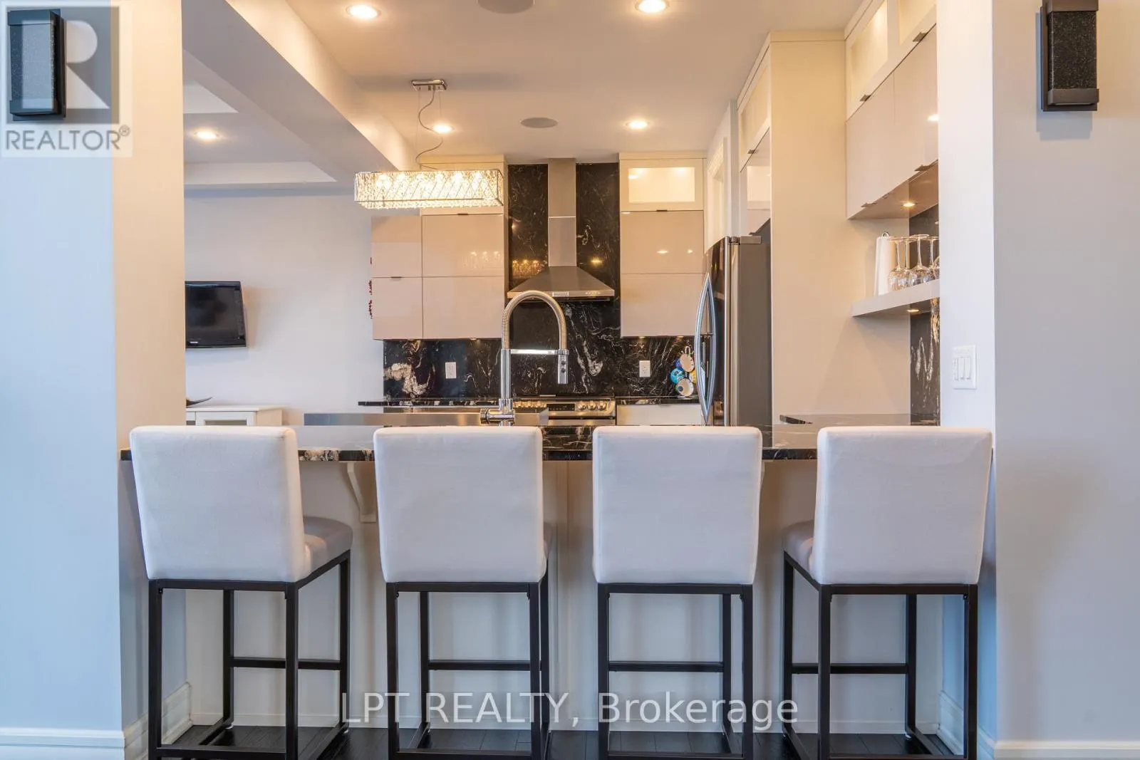 410 ANDALUSIAN CRESCENT
