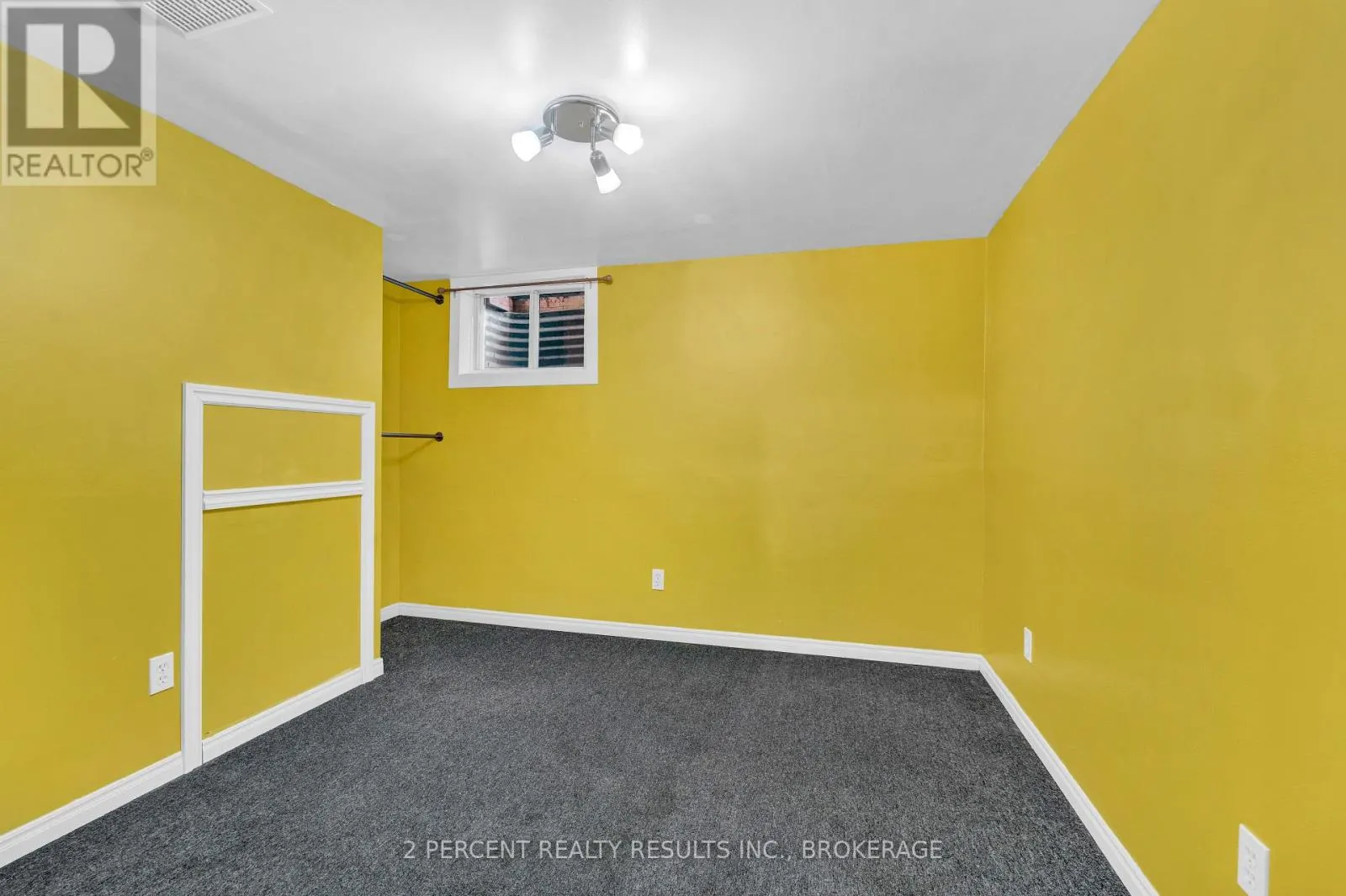 833 DATZELL LANE