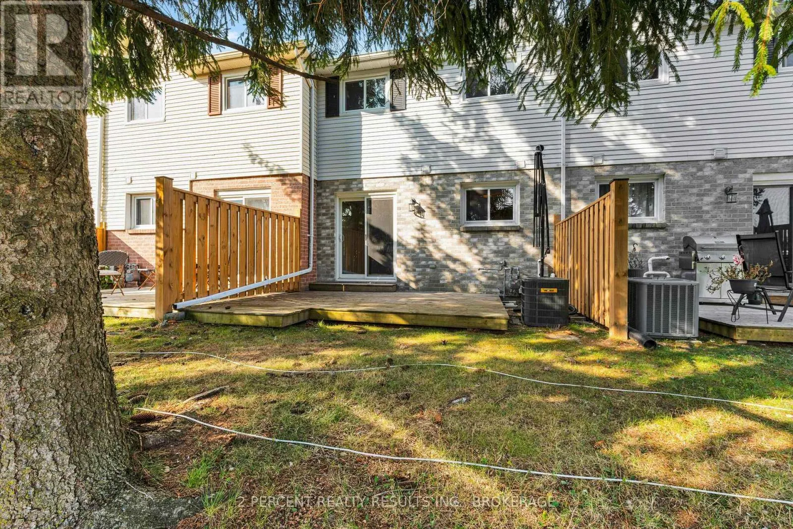 833 DATZELL LANE