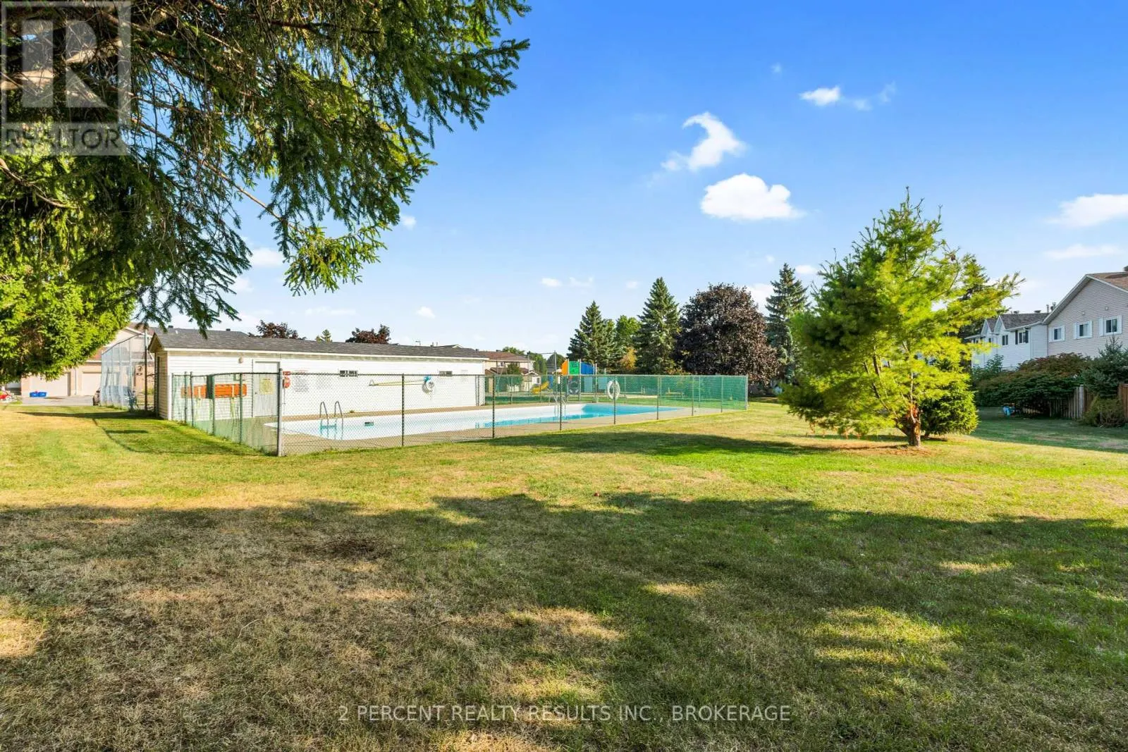 833 DATZELL LANE