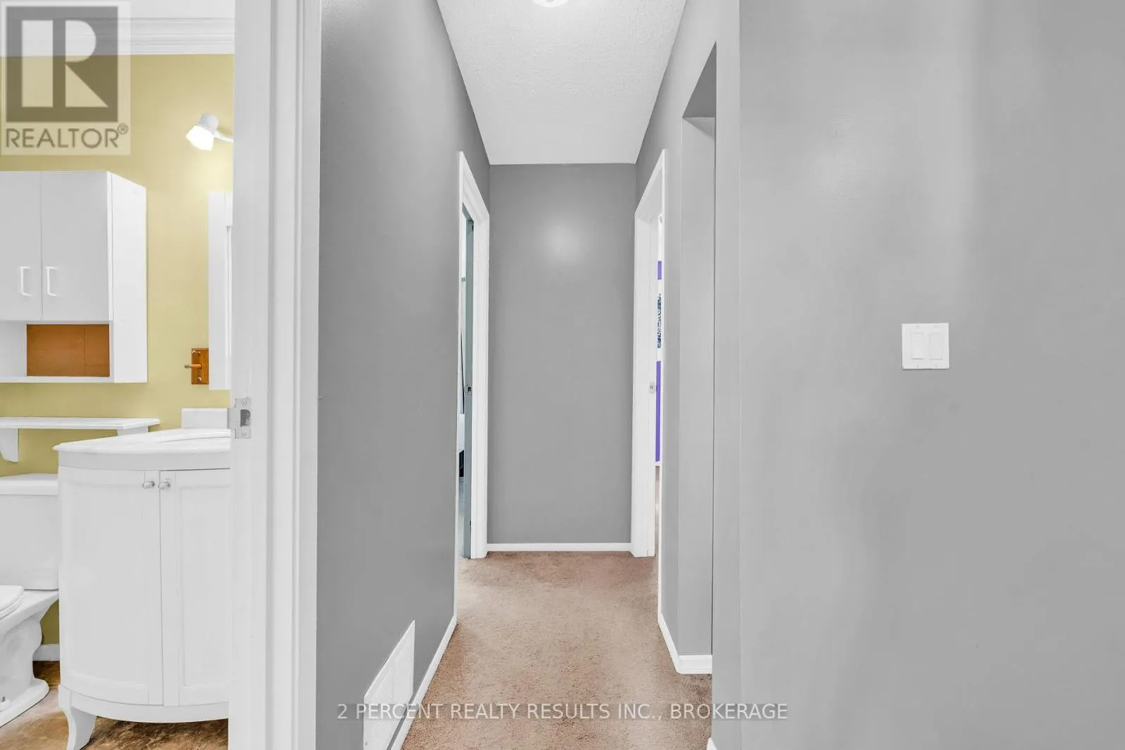 833 DATZELL LANE
