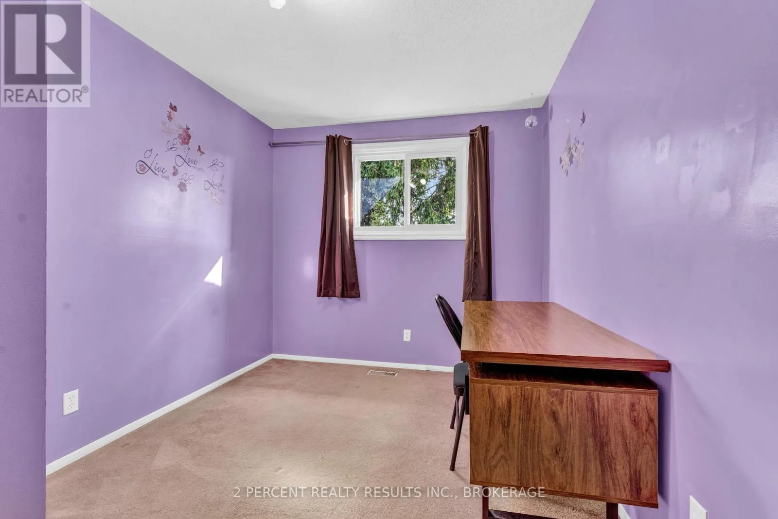 833 DATZELL LANE