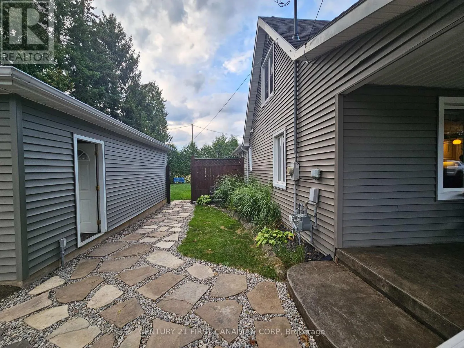 16 CHURCHILL DRIVE