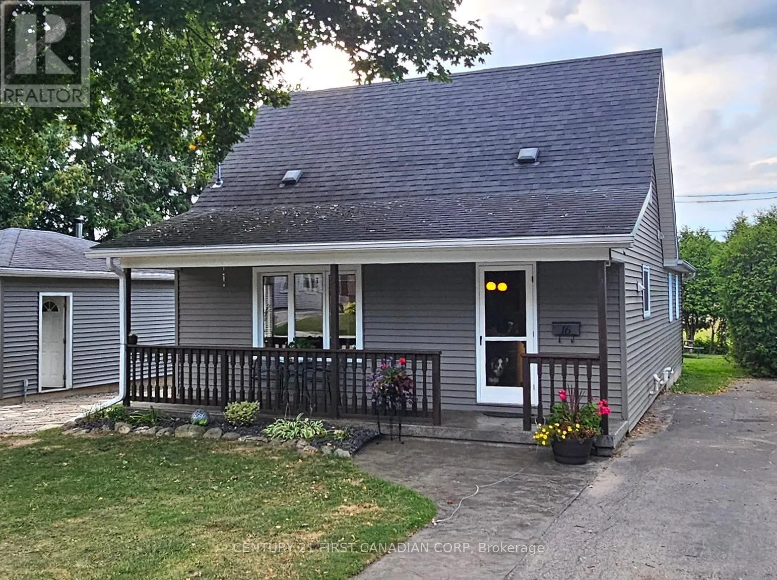 16 CHURCHILL DRIVE