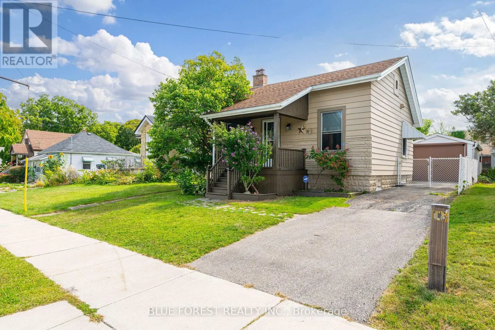 17 EMERY STREET E