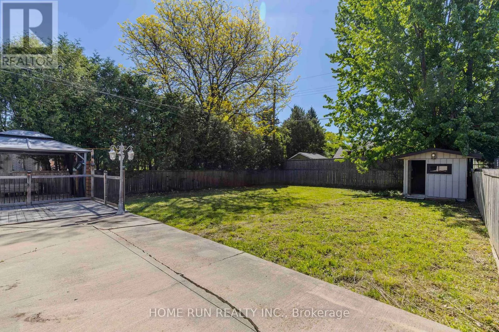 92 MEADOWLANDS DRIVE W