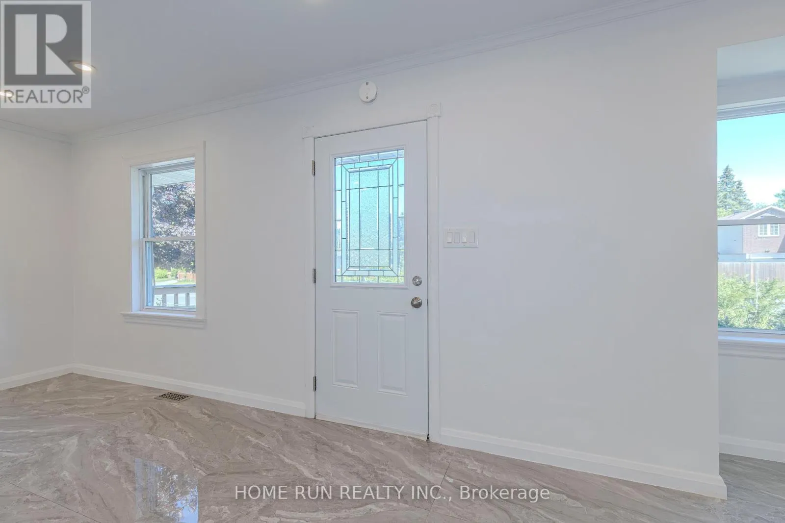 92 MEADOWLANDS DRIVE W