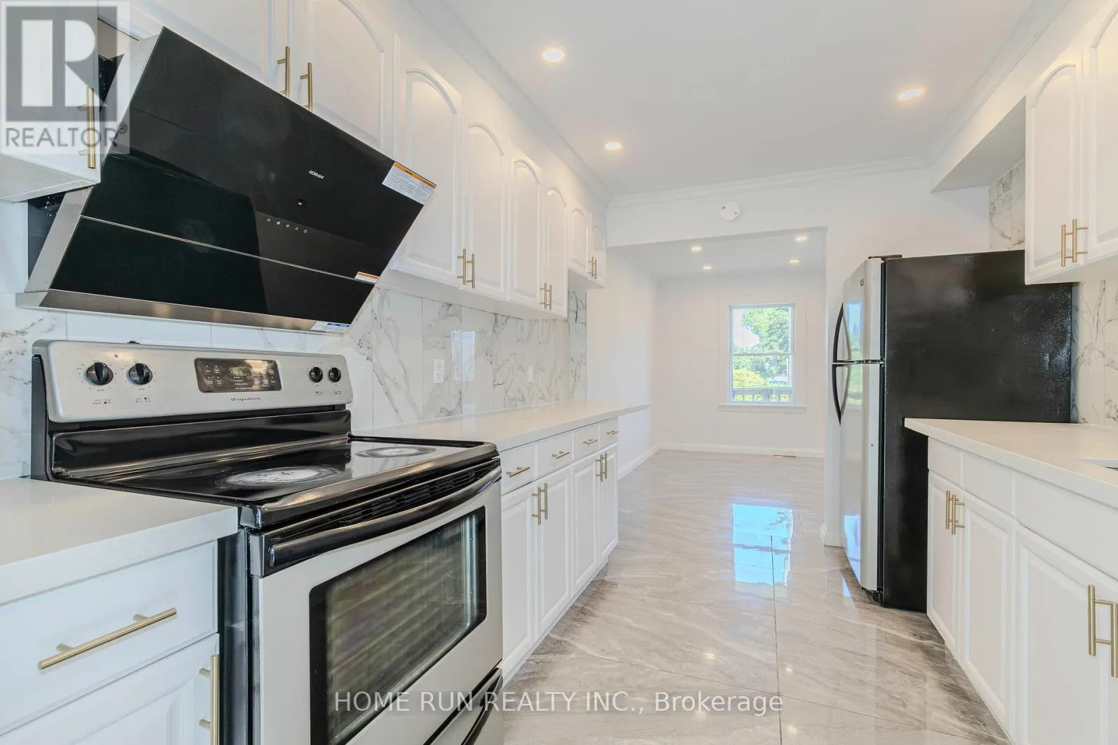 92 MEADOWLANDS DRIVE W