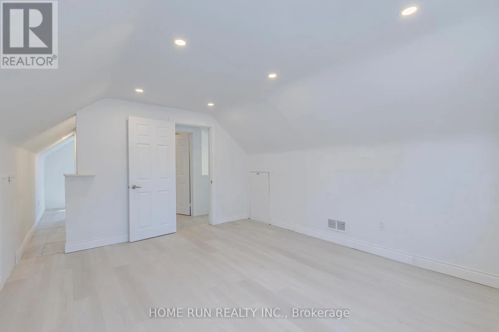 92 MEADOWLANDS DRIVE W