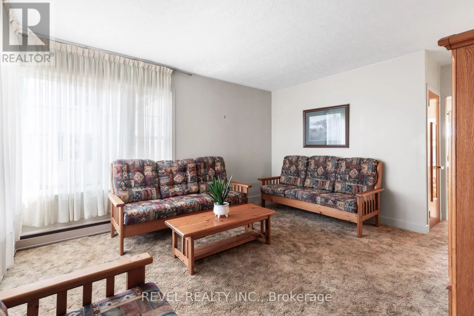 72 KING STREET W