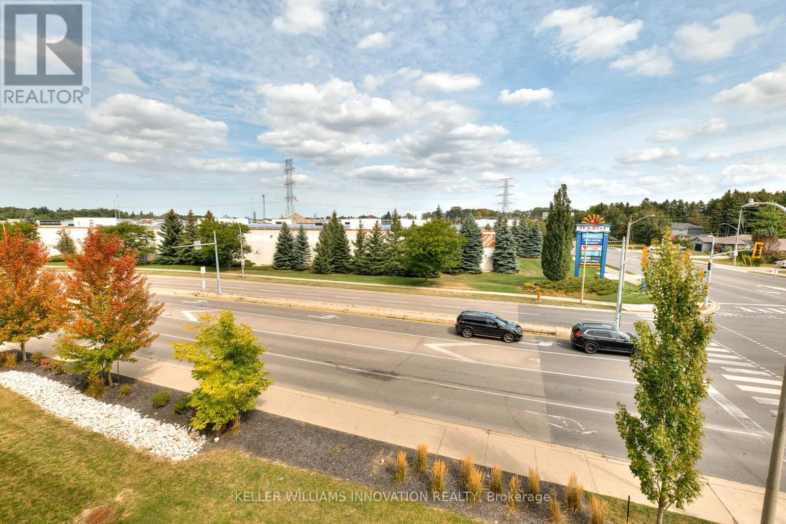 318 - 5 WAKE ROBIN DRIVE