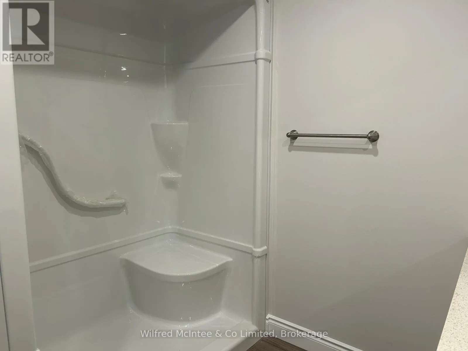 5 - 380 1ST AVENUE N, #5