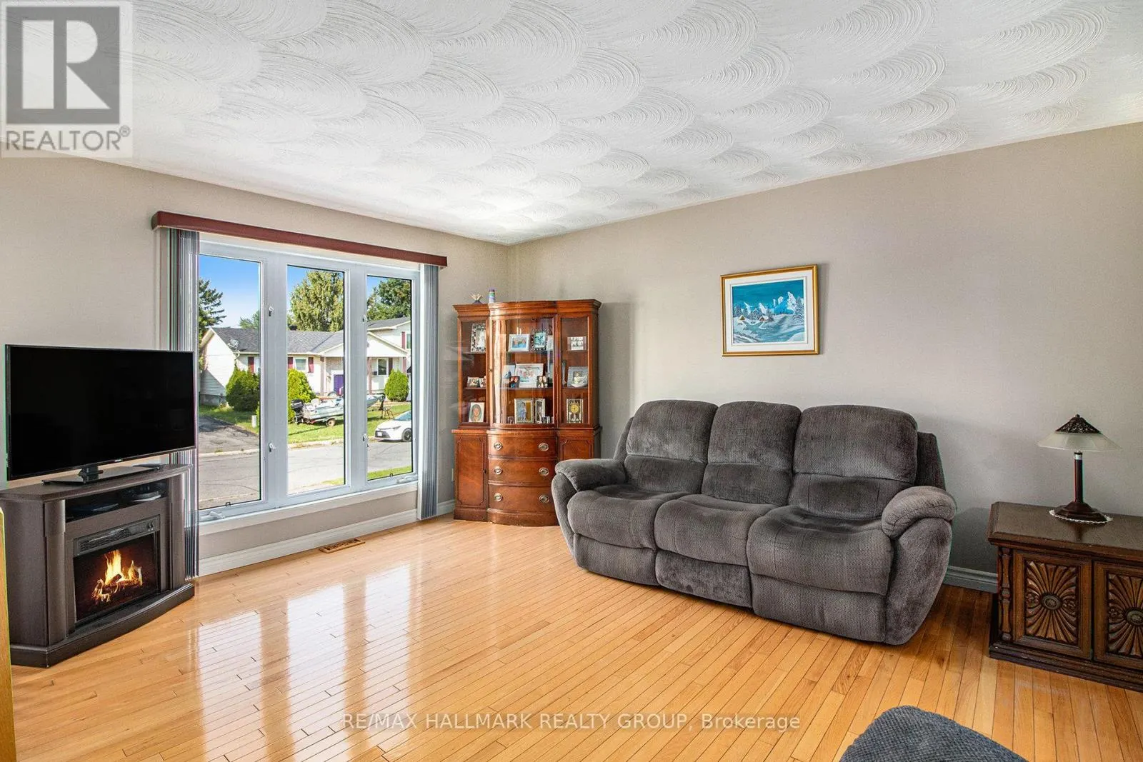 945 BELVEDERE AVENUE