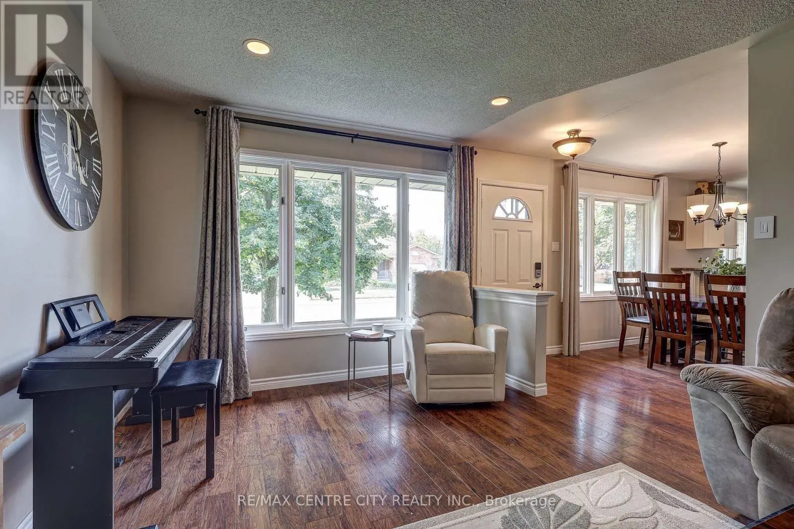 25 HAWTHORNE CRESCENT
