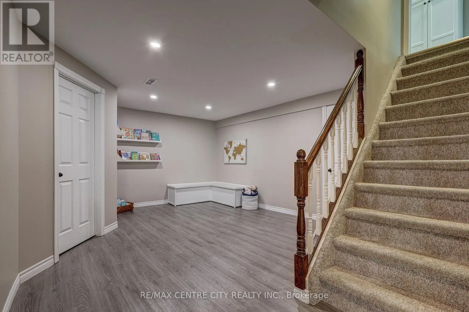 25 HAWTHORNE CRESCENT