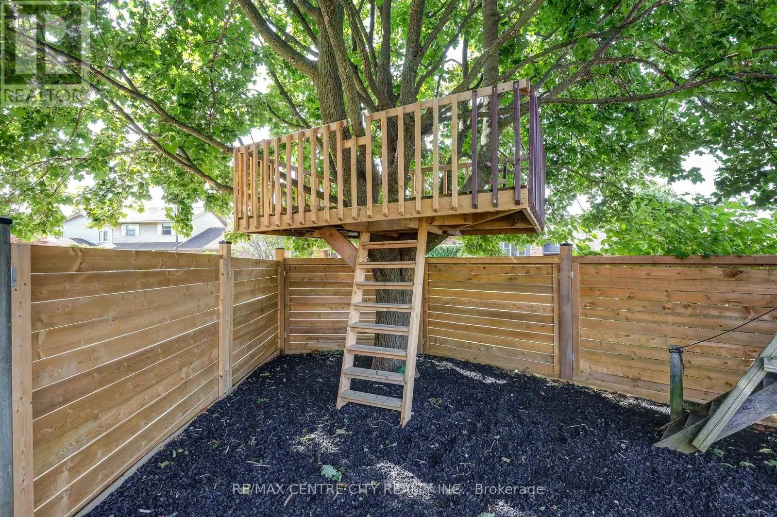 25 HAWTHORNE CRESCENT