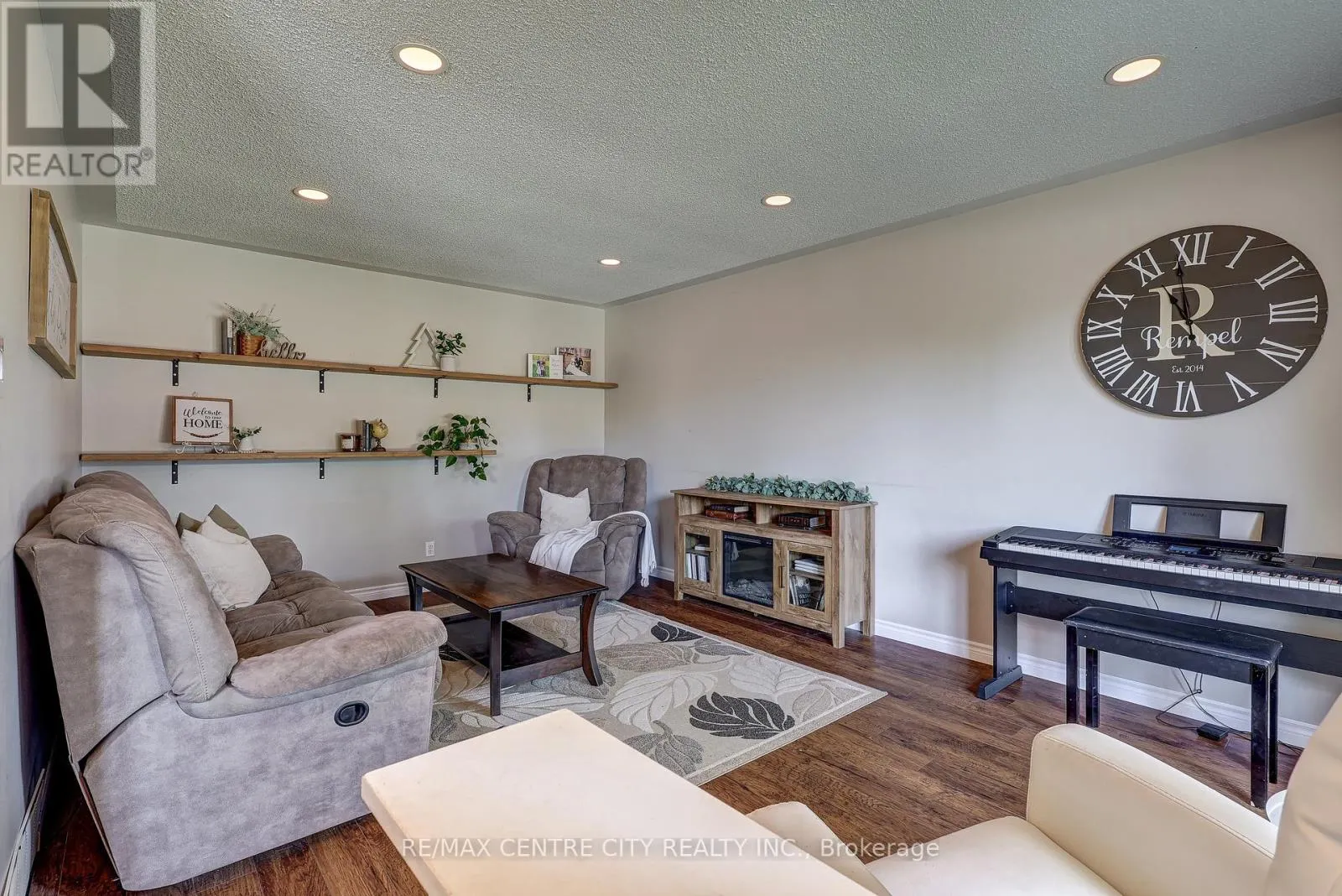25 HAWTHORNE CRESCENT