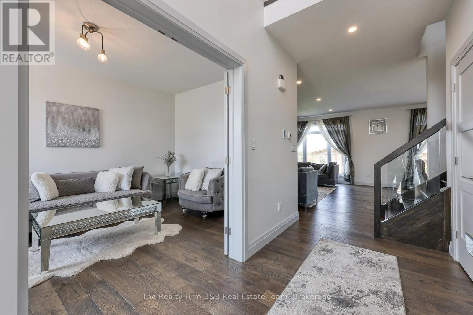42 PEGGY AVENUE