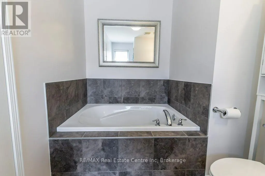 59 - 1035 VICTORIA ROAD S, #59