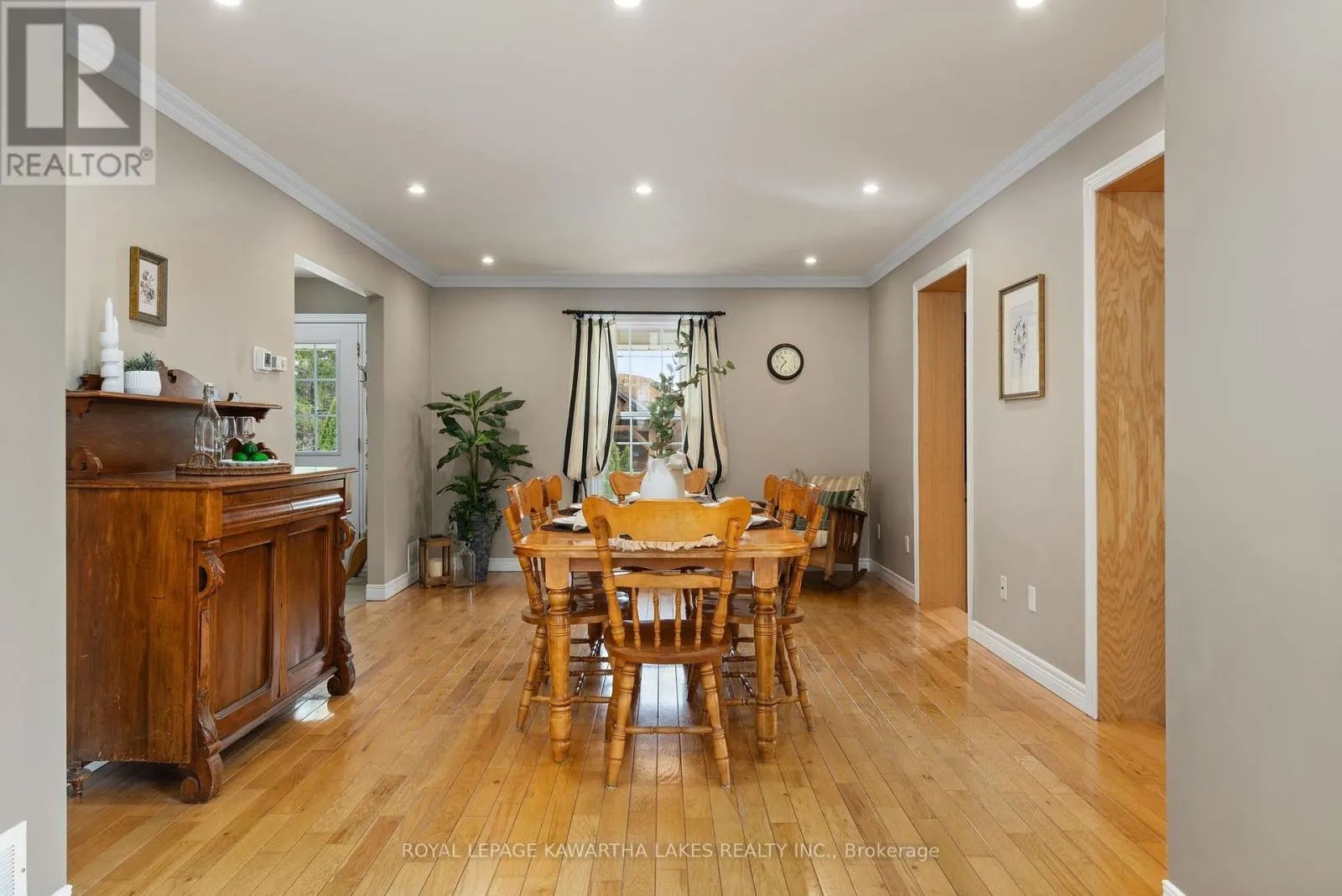 890 WOODVILLE ROAD