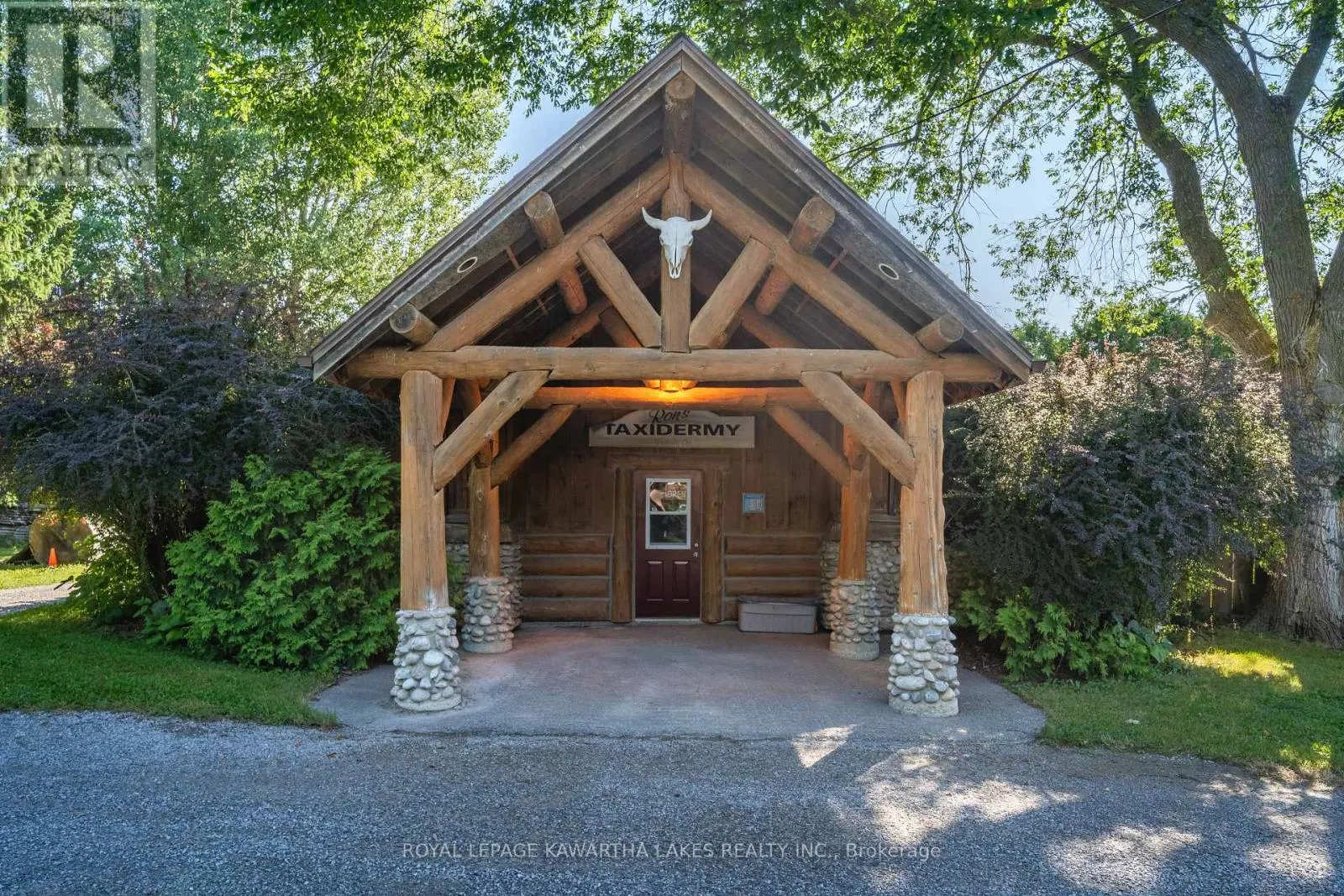 890 WOODVILLE ROAD