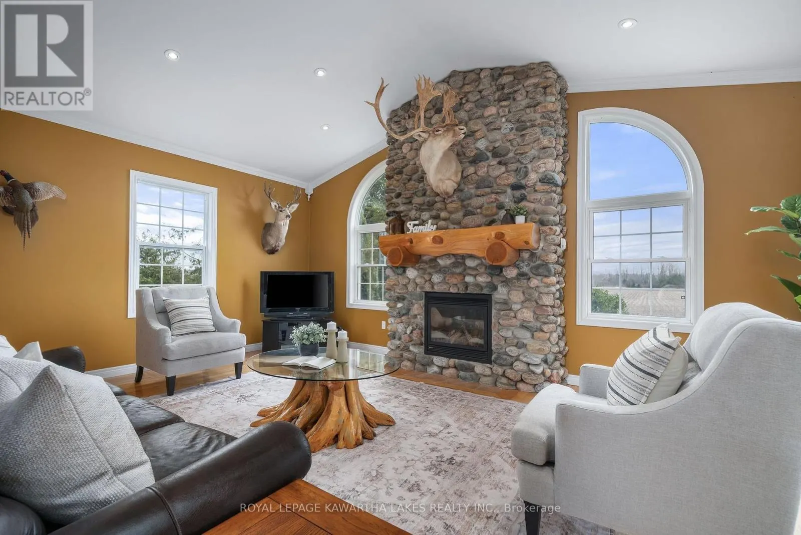 890 WOODVILLE ROAD