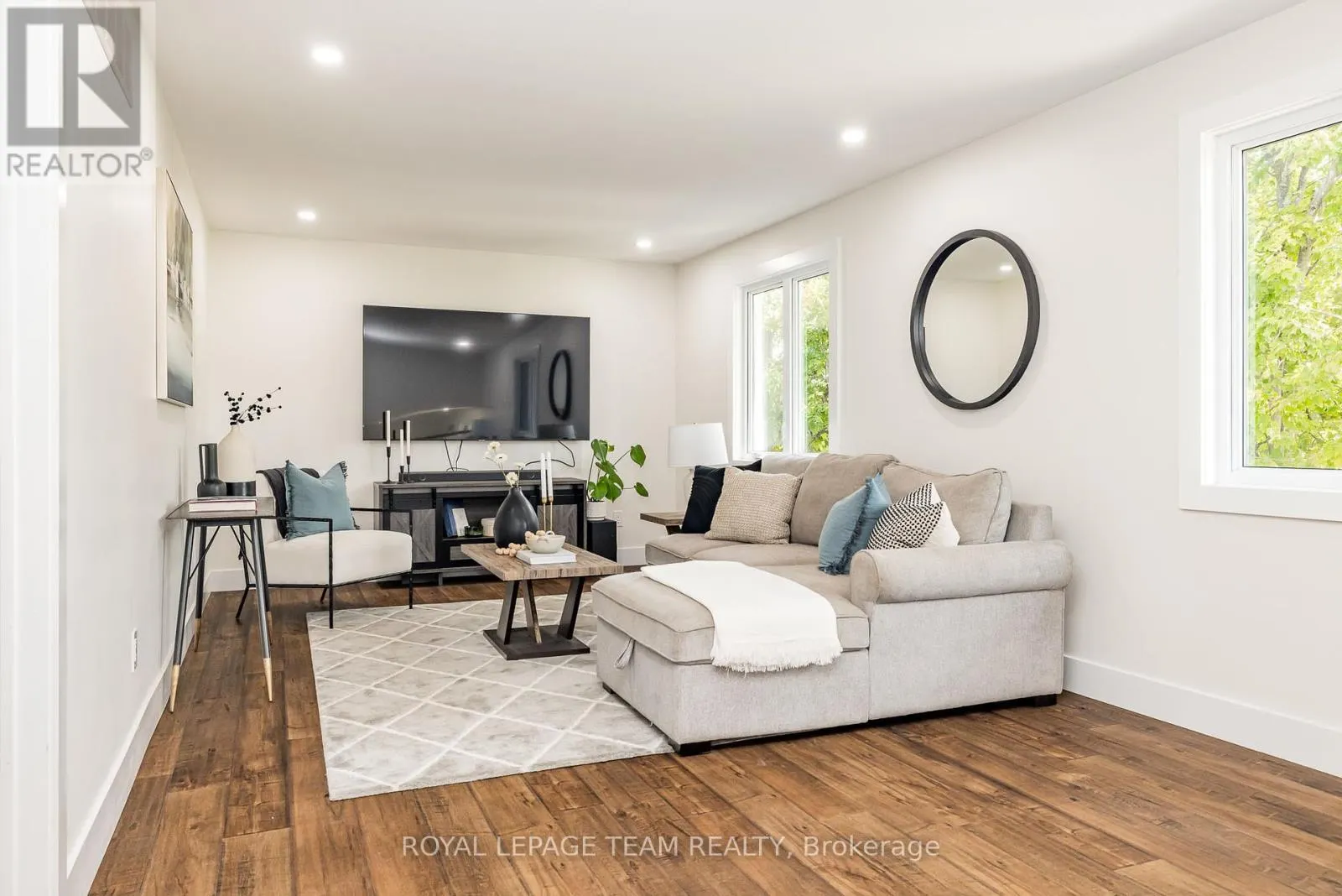 206 RIVER VIEW LANE