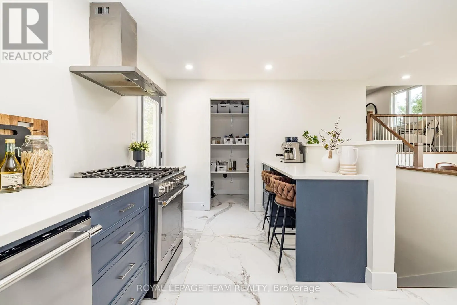 206 RIVER VIEW LANE