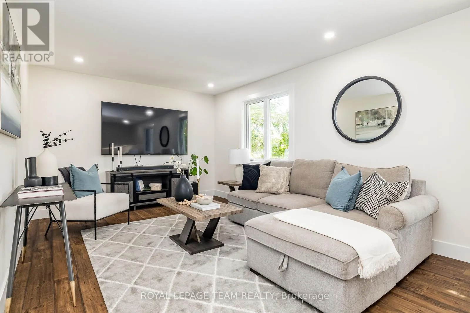 206 RIVER VIEW LANE