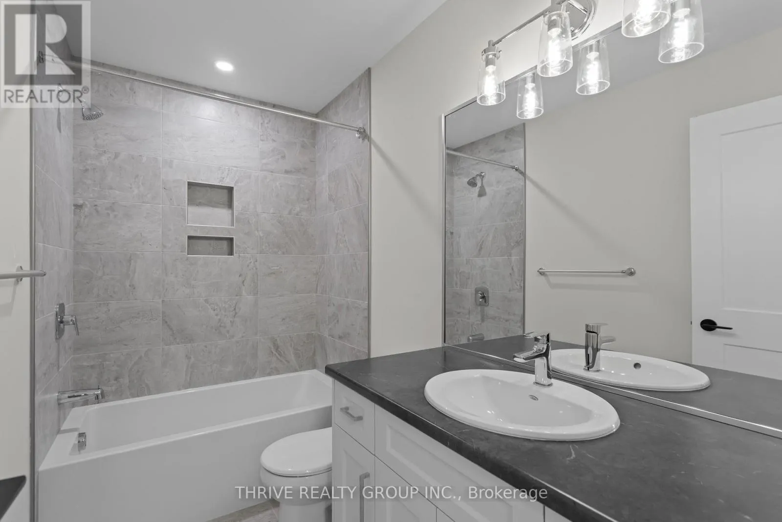 40 - 2261 LINKWAY BOULEVARD, #40