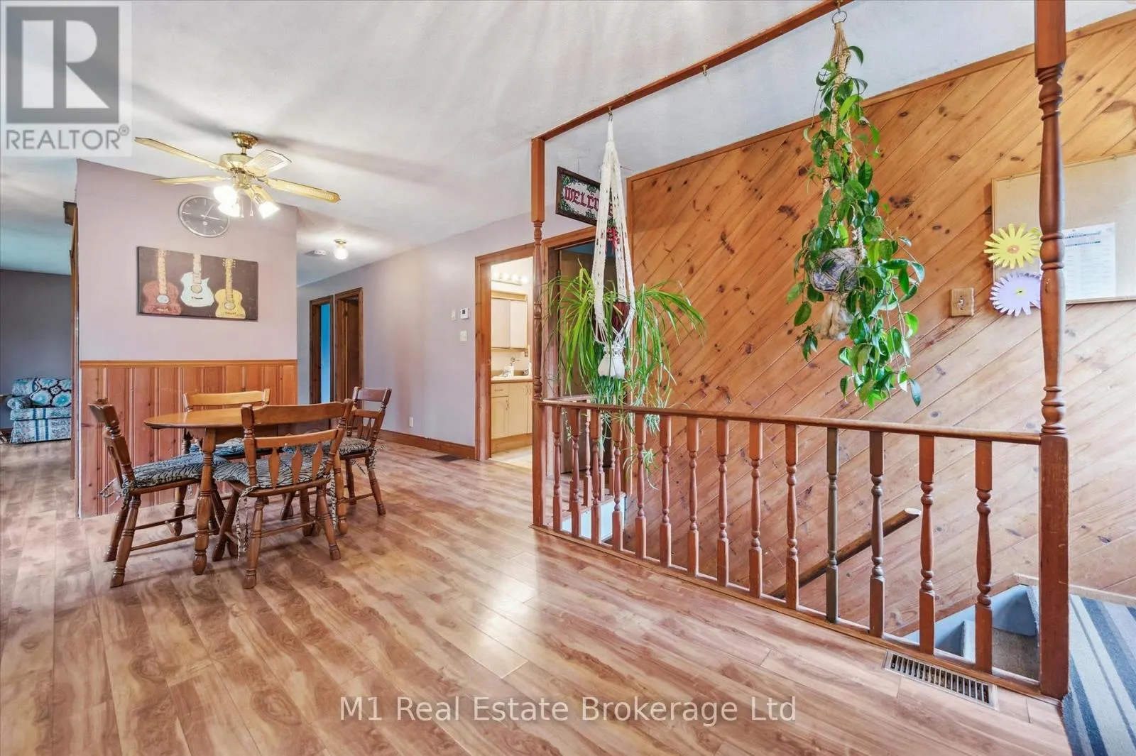 33 19 SIDE ROAD