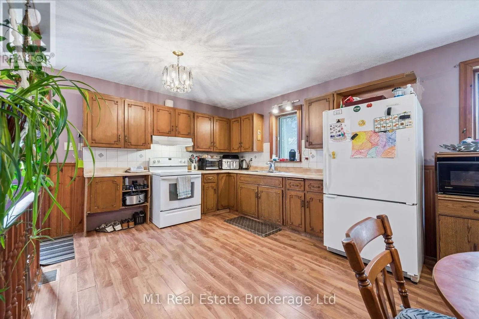 33 19 SIDE ROAD