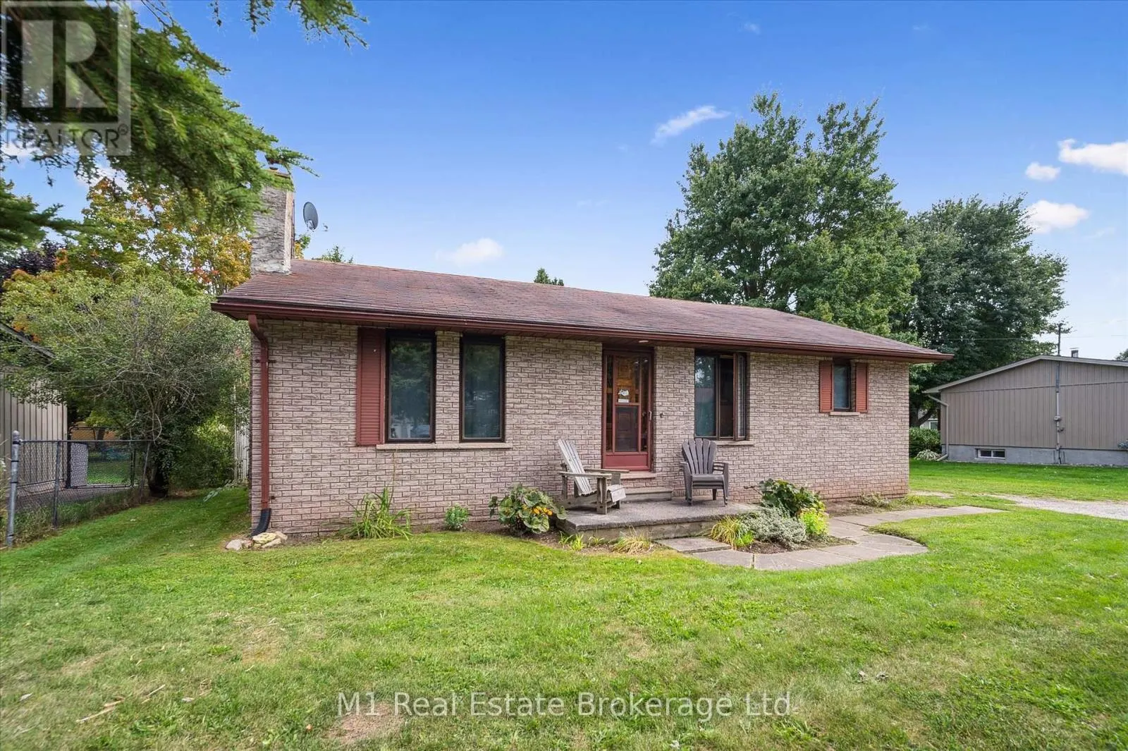 33 19 SIDE ROAD