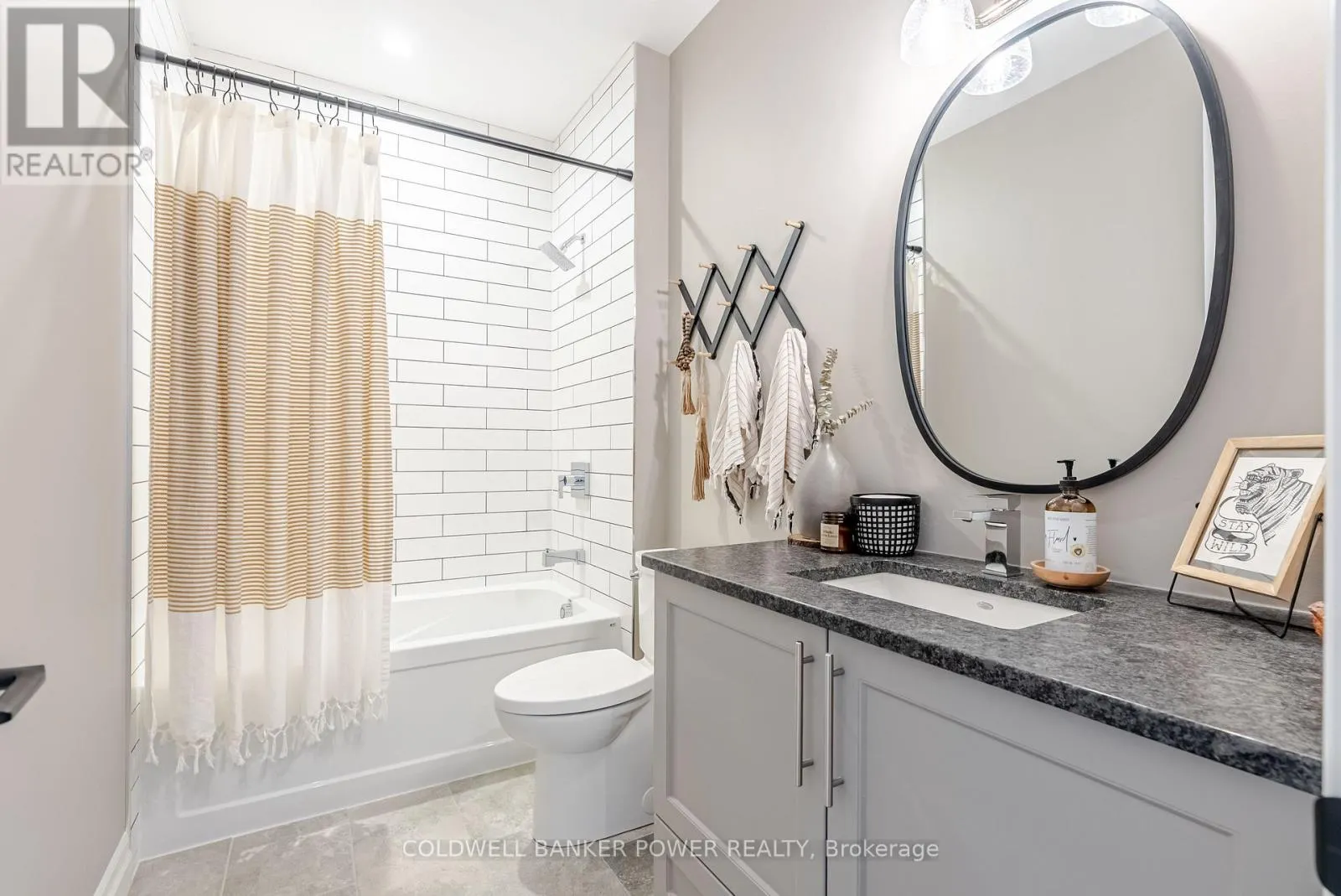 21 EDGEVIEW CRESCENT