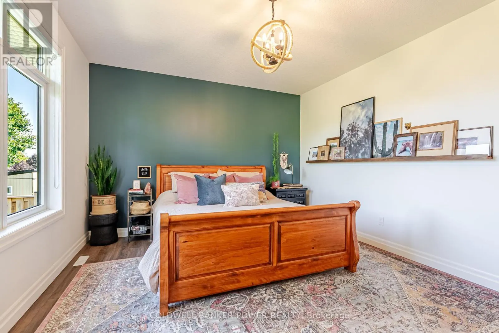 21 EDGEVIEW CRESCENT