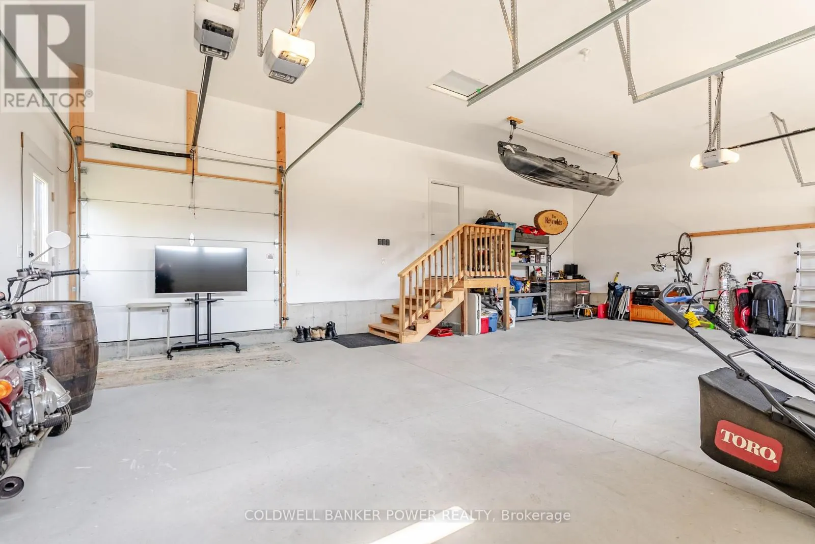 21 EDGEVIEW CRESCENT