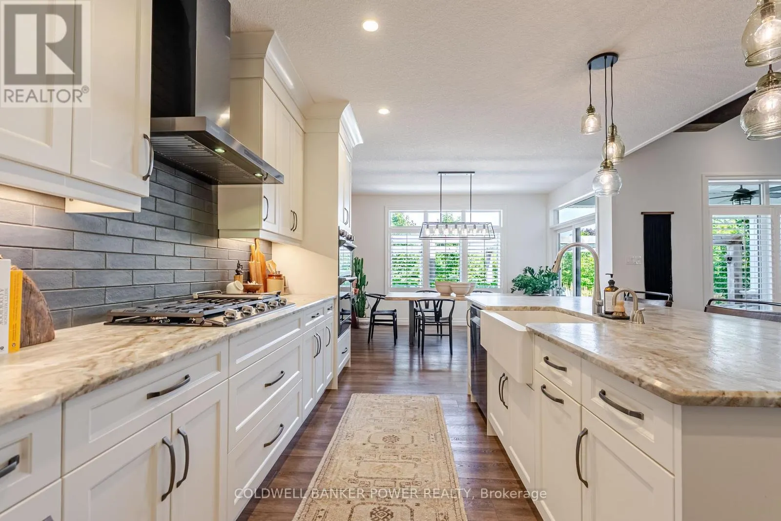 21 EDGEVIEW CRESCENT