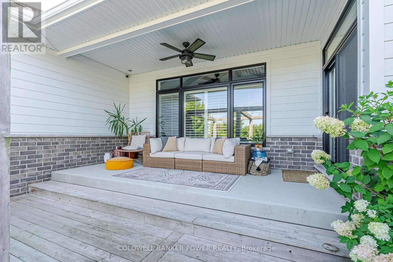 21 EDGEVIEW CRESCENT