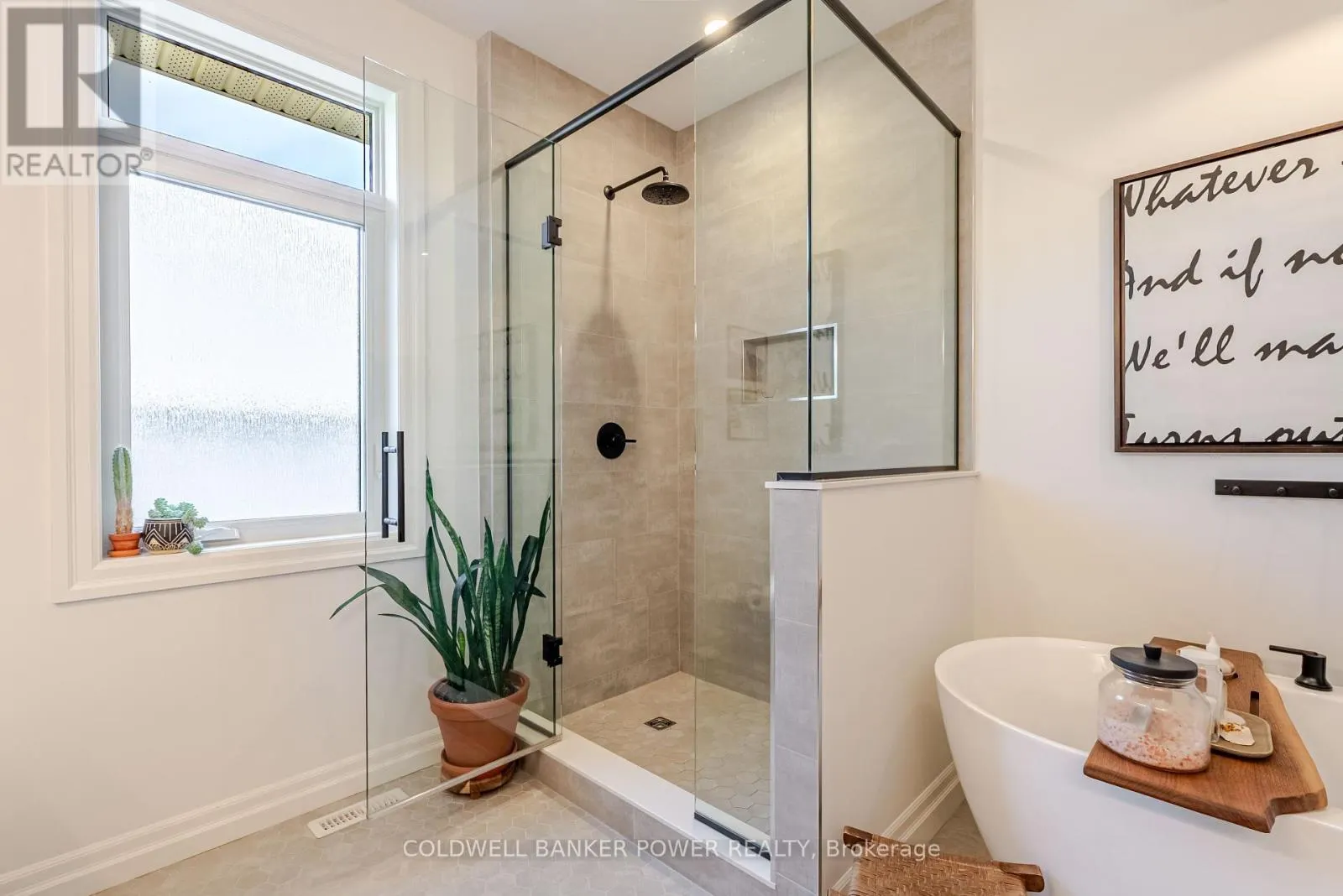 21 EDGEVIEW CRESCENT