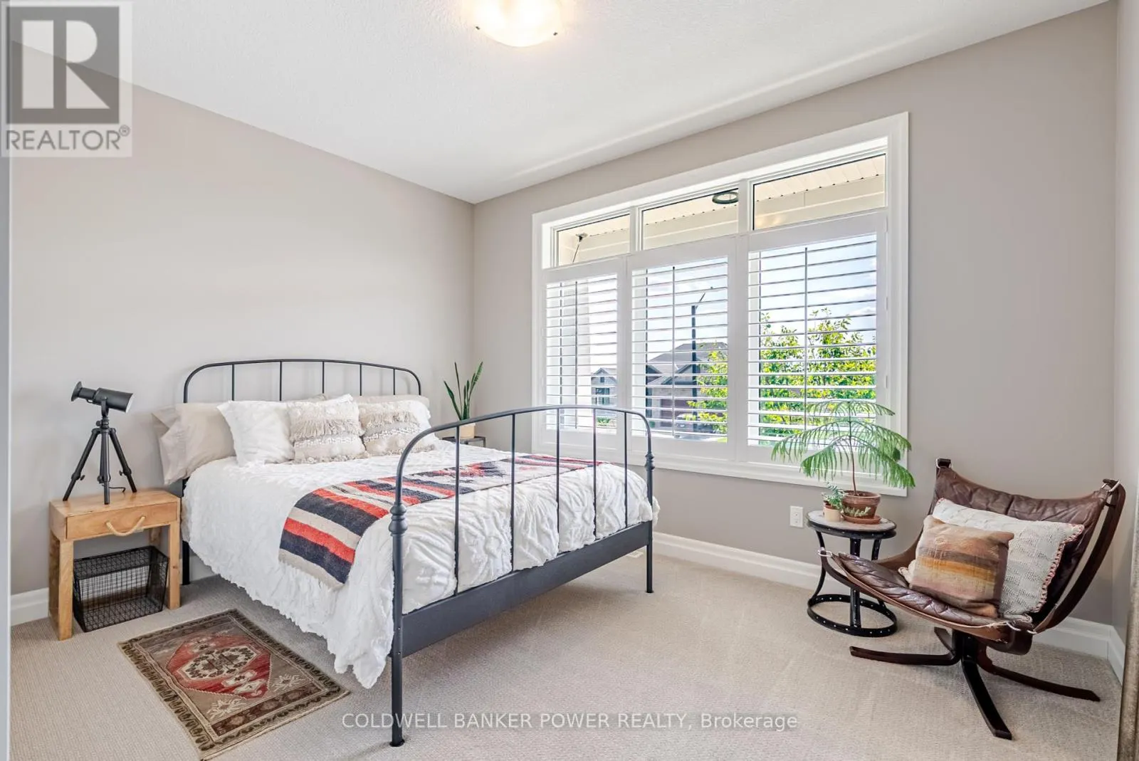 21 EDGEVIEW CRESCENT
