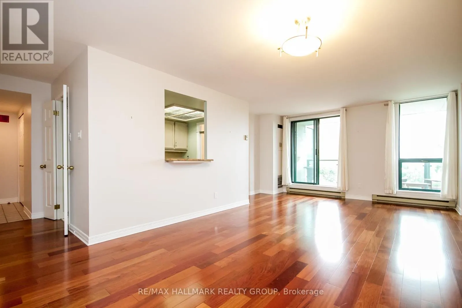 306 - 15 MURRAY STREET