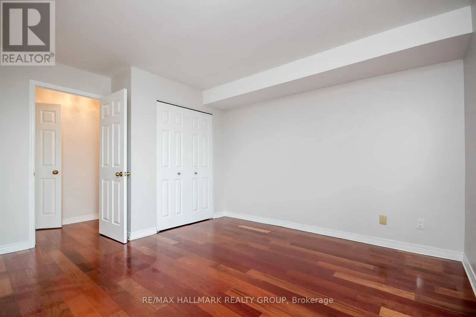 306 - 15 MURRAY STREET