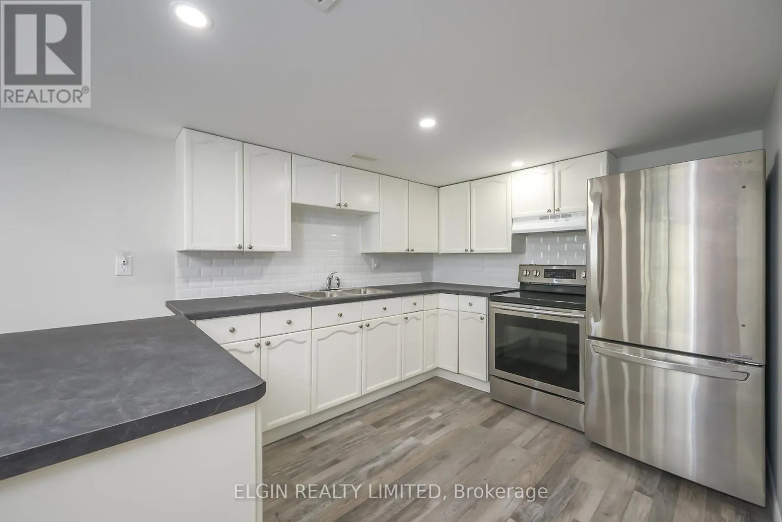 12 PEACH TREE BOULEVARD