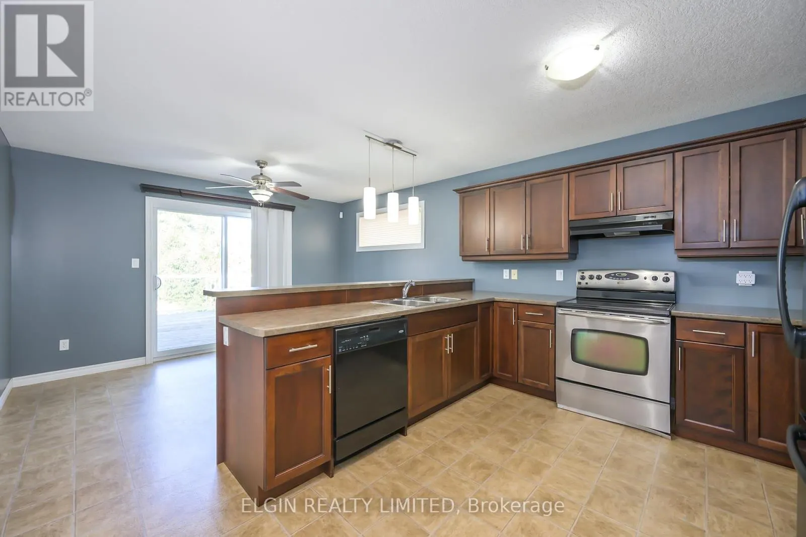 12 PEACH TREE BOULEVARD