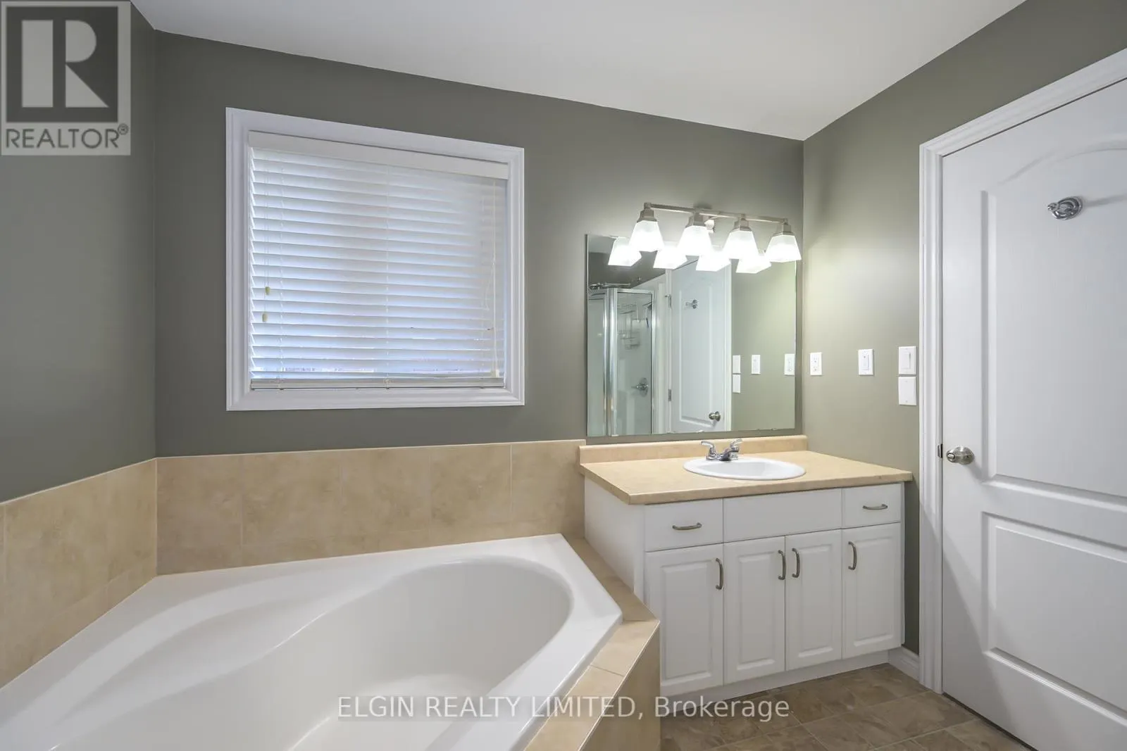 12 PEACH TREE BOULEVARD