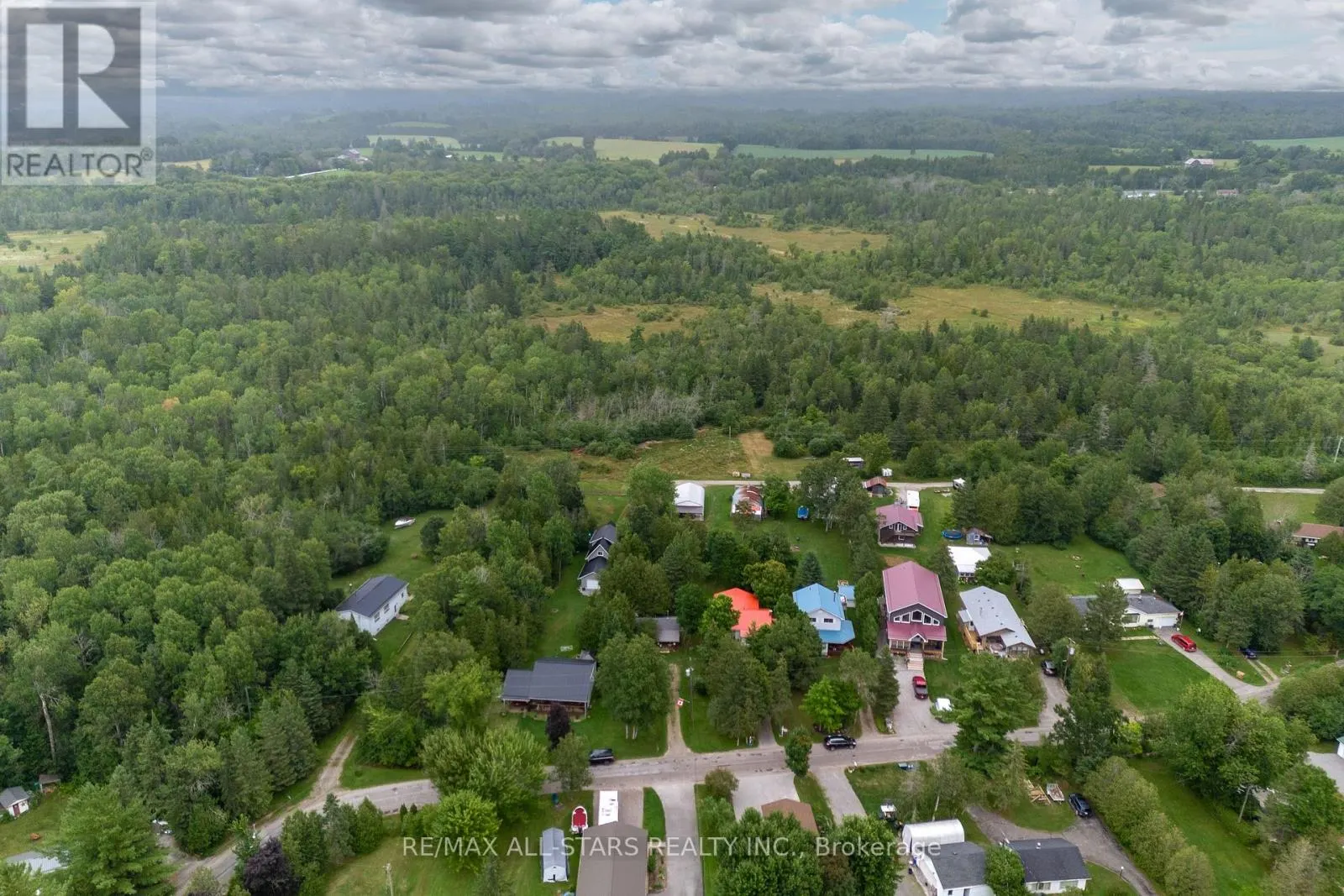 93 STURGEON GLEN ROAD