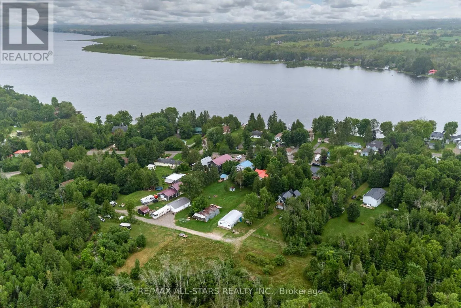 93 STURGEON GLEN ROAD