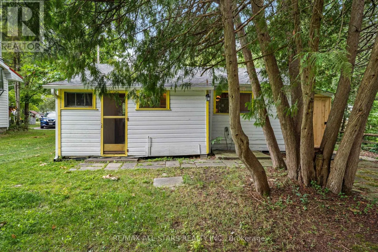 93 STURGEON GLEN ROAD