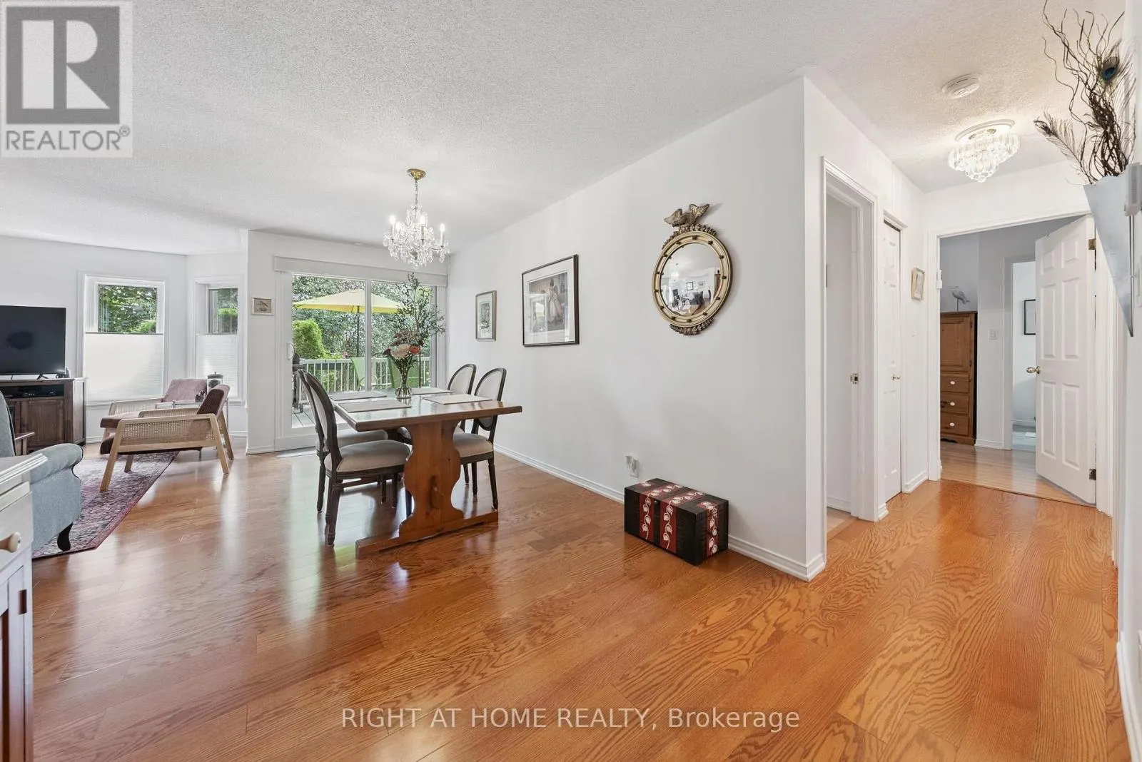 122B - 1099 CLONSILLA AVENUE, #122B