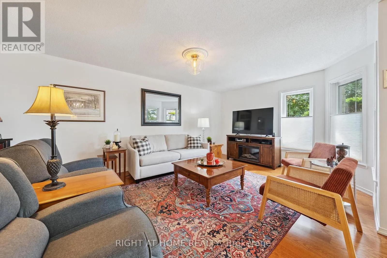 122B - 1099 CLONSILLA AVENUE, #122B